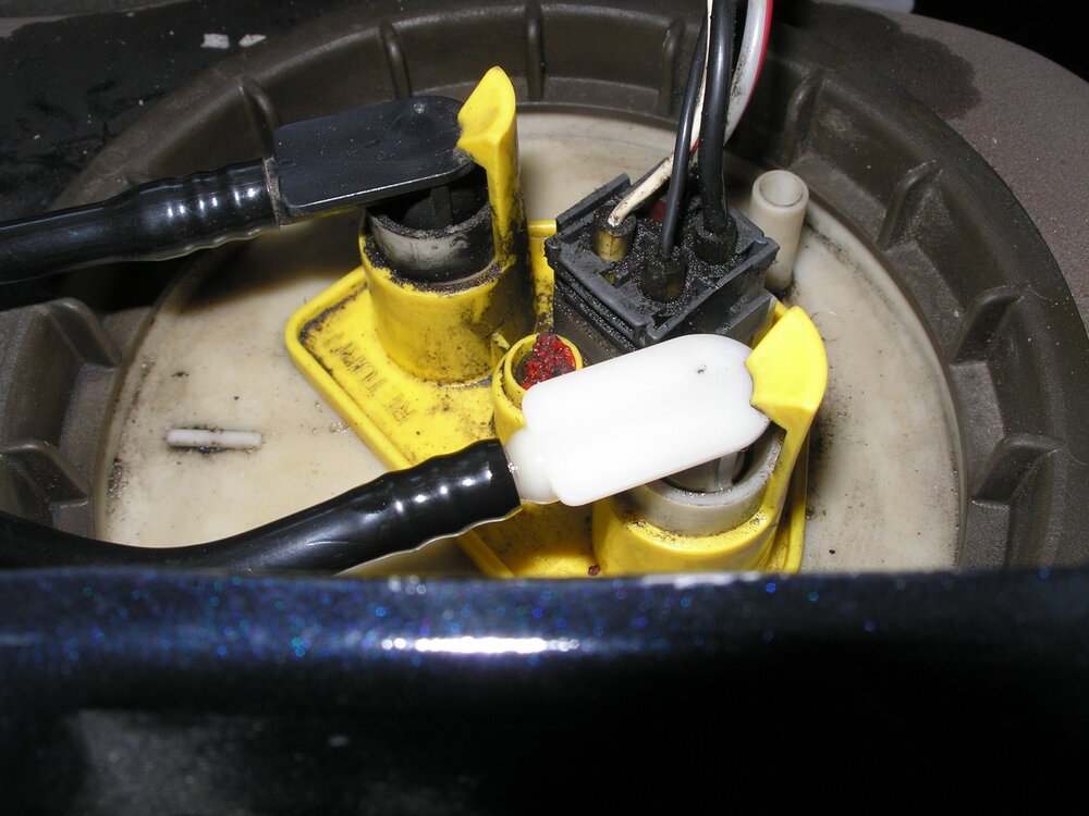Benzinpumpe(3).thumb.JPG.50648c23ee95ab4f463dfe143d32ce64.JPG