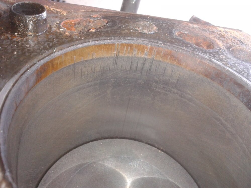 Brennraum_Spuren_Einlass.thumb.jpg.c78e462c9f6552be1f966bf0d932c4ba.jpg