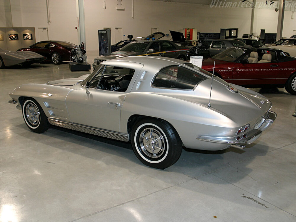 Chevrolet-Corvette-C2-Sting-Ray-Coupe--Split-Window-_4.thumb.jpg.30aa35b928e5578a6fd284cc0bdb9449.jpg