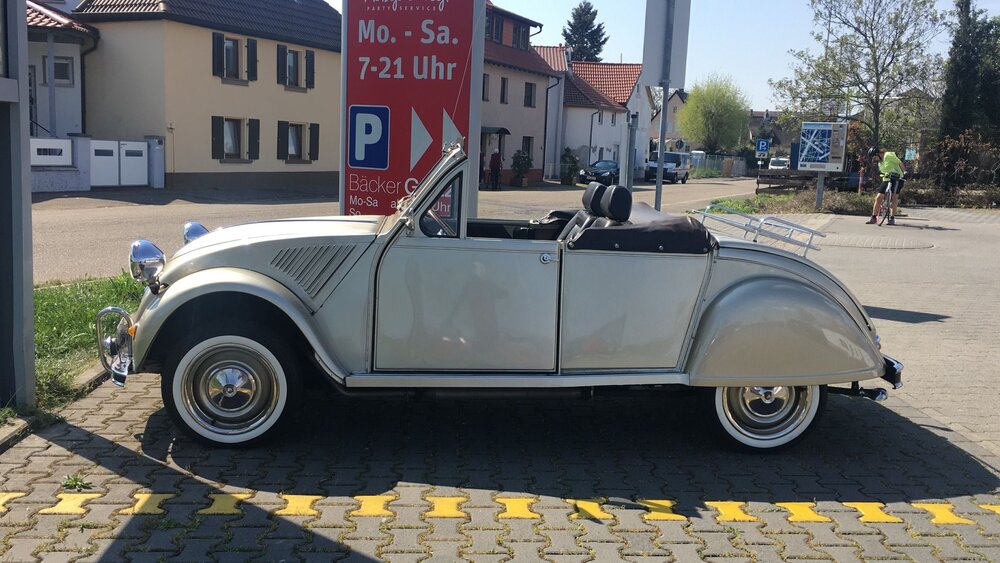 Citroen2CV-1.thumb.jpg.9362ef53894f3a8831999aaaa71e1a6f.jpg