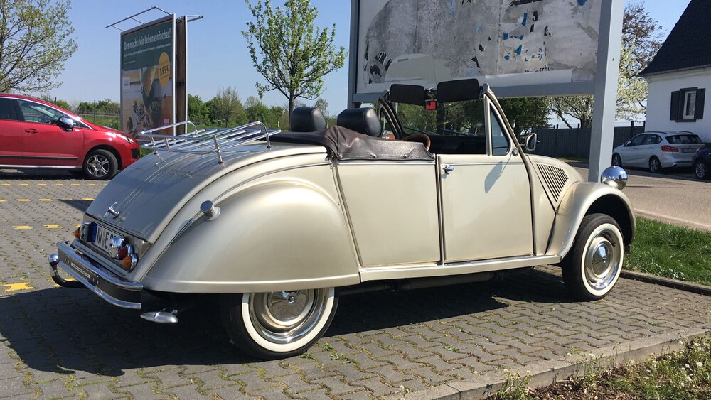 Citroen2CV-2.thumb.jpg.2b96a9f5b1e5397d9df7f65fd0ba6a67.jpg