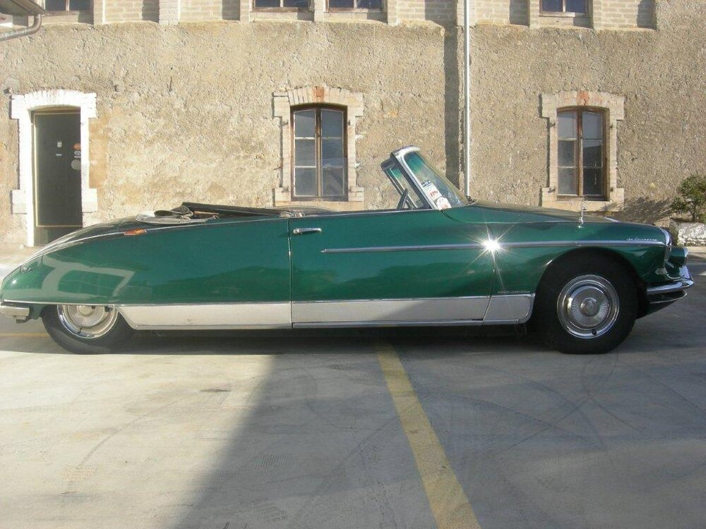 Croisette_DS_19_de_1961.thumb.JPG.92a6c81757c5032b0089a25acc19624b.JPG