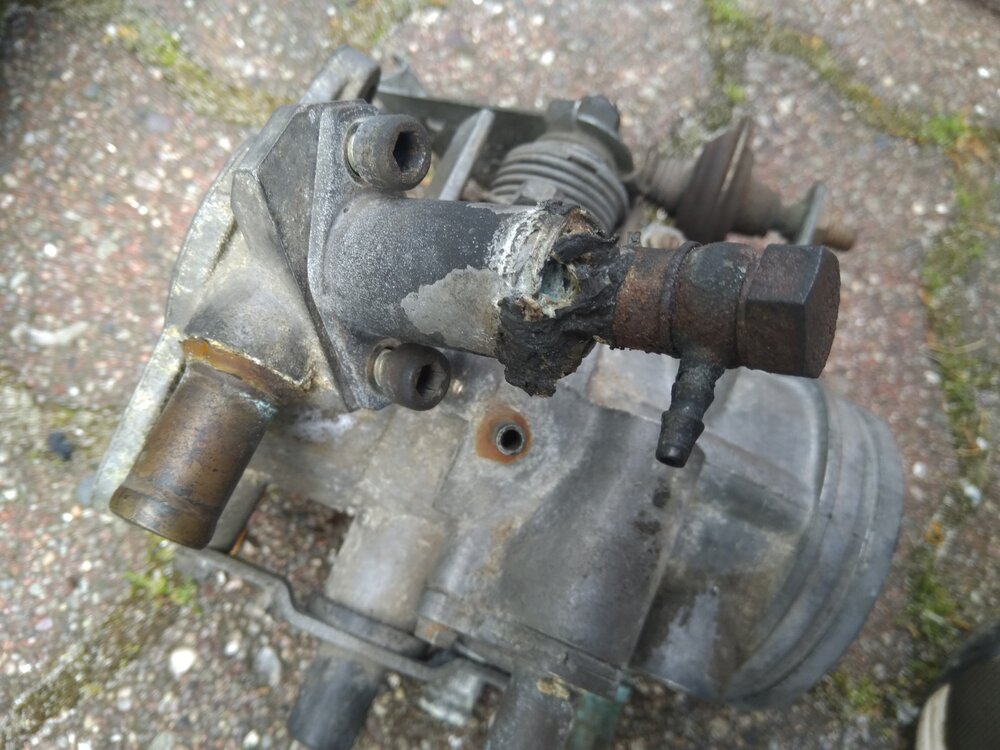 DrosselklappeSensor.thumb.jpg.9badf81b56f55af9a3be4902327664e7.jpg