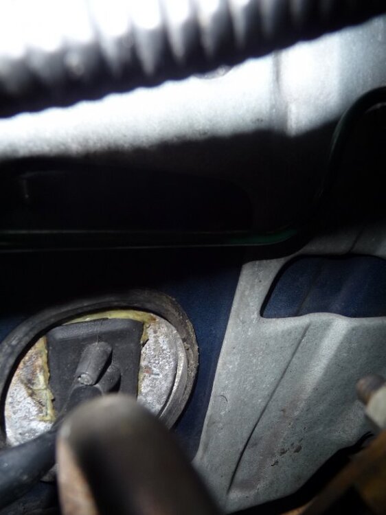 Durchgang_Spritzwand.thumb.jpg.d2916d0881a616ac64381f1a6d6ca300.jpg