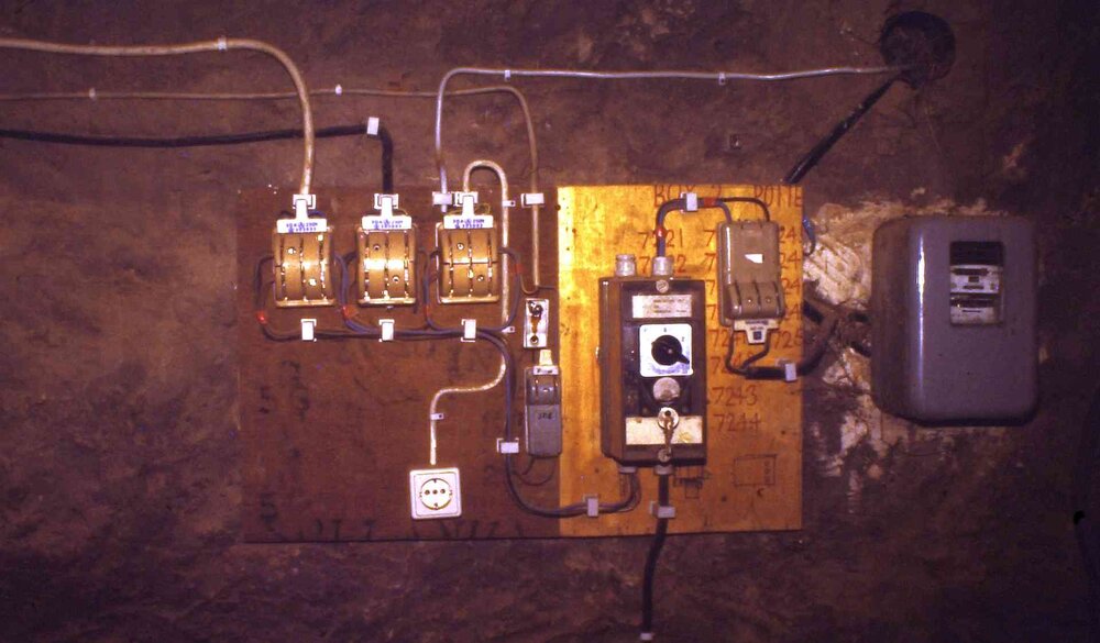 Elektrik.thumb.jpg.30826cdca53eab44b02e7253fe6cbb71.jpg