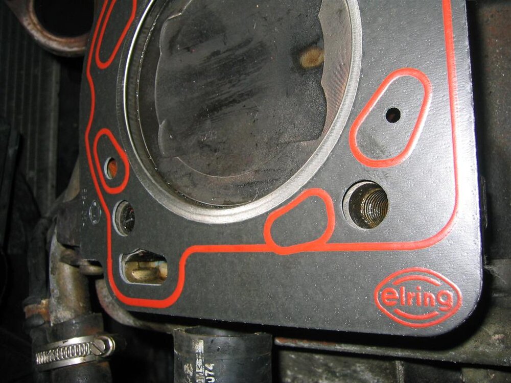 Elring.thumb.JPG.ea59921a95d03ccf0c749467fd090e96.JPG