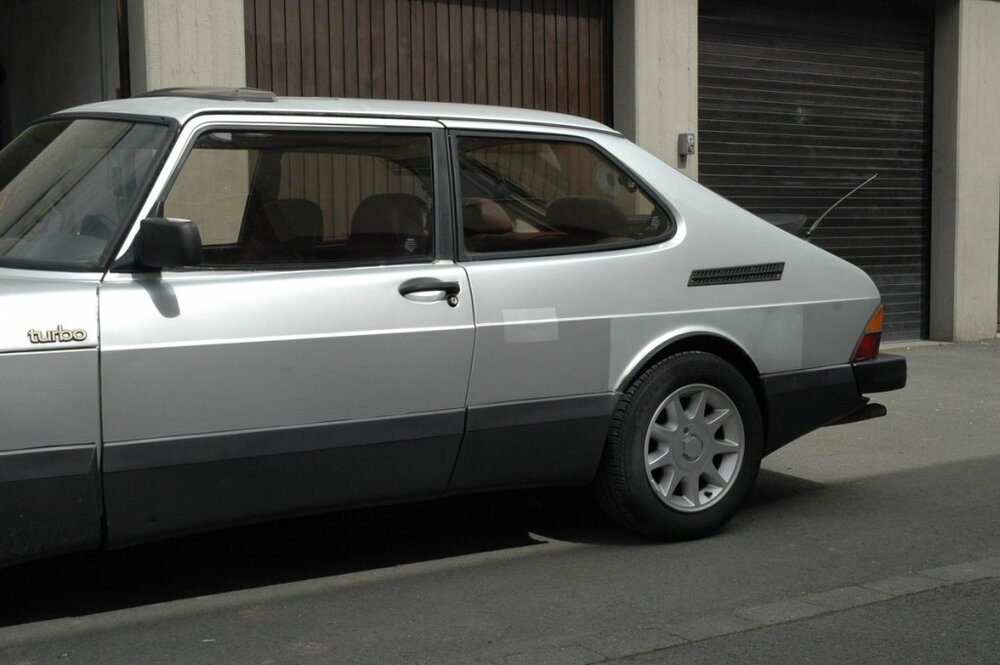 Fahrerseite.thumb.jpg.048cbcd66f60572ed99e8178b2ba4e40.jpg