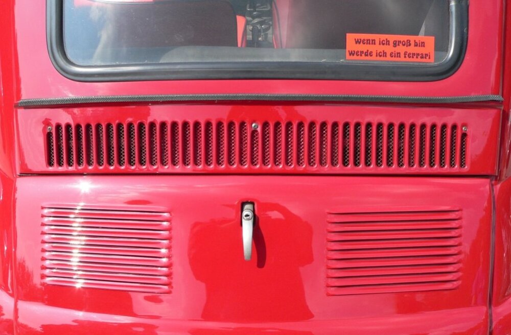 Ferrari.thumb.jpg.909eb0adaed13bfdfdeea8de0afa6b24.jpg