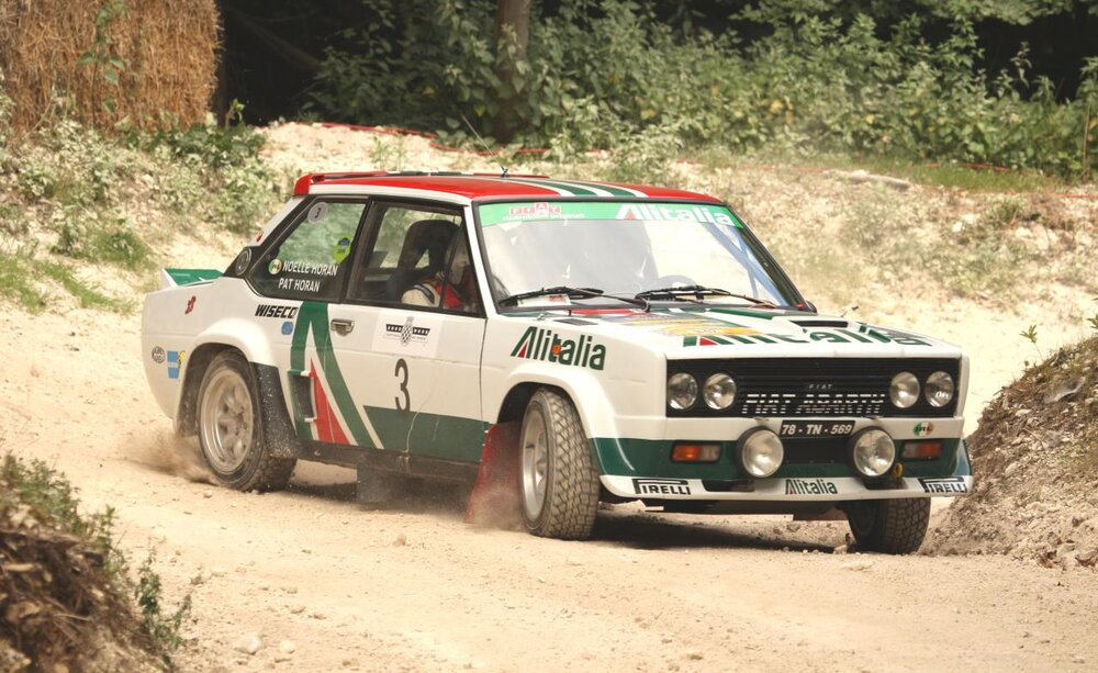 Fiat_131_goodwood.thumb.jpg.4262de11942529357e050d7bbe869464.jpg