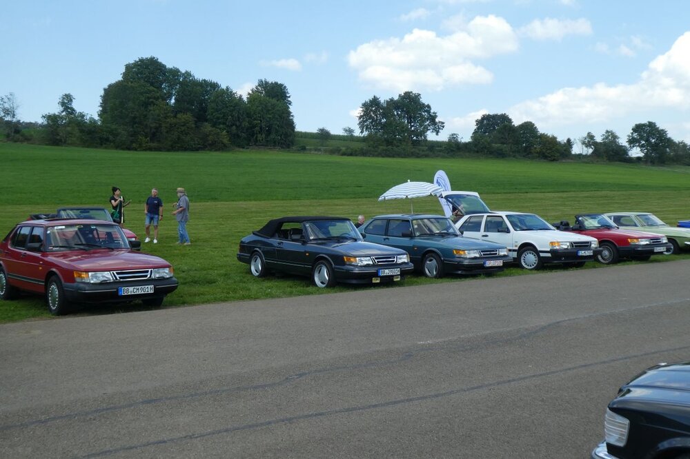 Flugplatz_01.thumb.jpg.668b848c9979441c9505317810e41fa3.jpg
