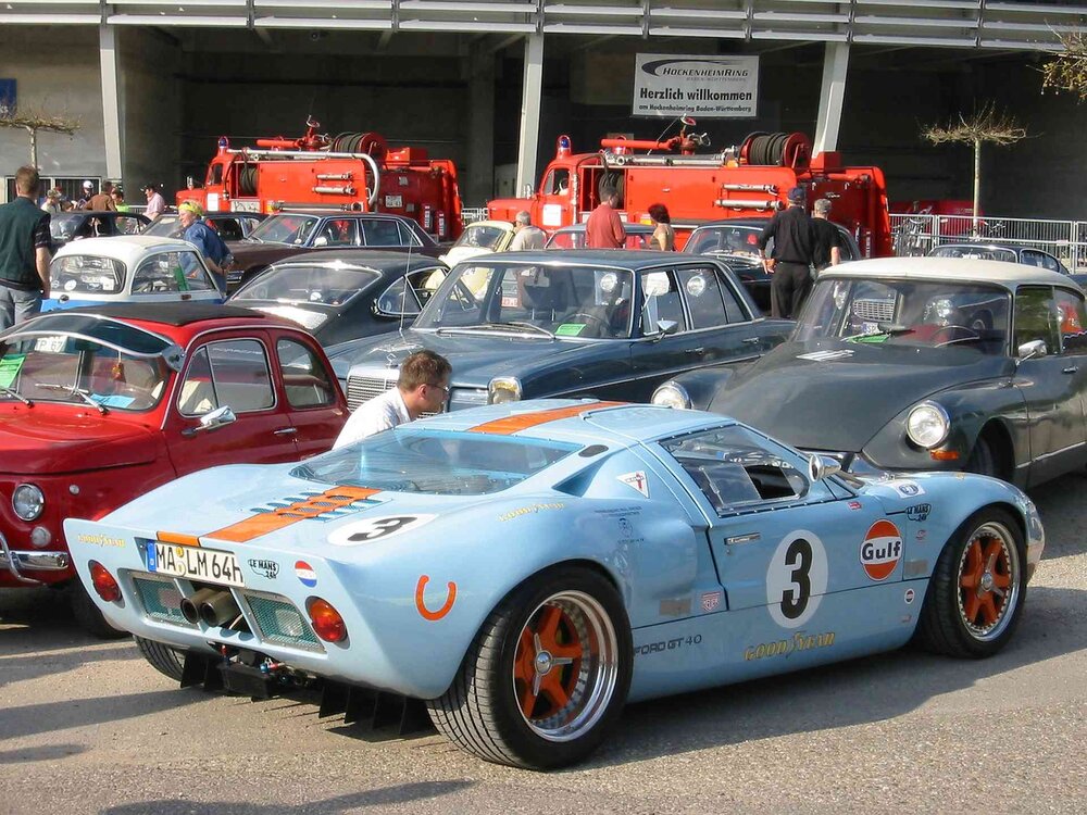 Ford_GT40.thumb.jpg.d18d40e8e828ec1ab10710b2e582cd08.jpg