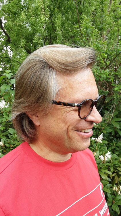 FrankieHair2.thumb.jpg.b17ce48ee5edc506ccbe32115ad0b257.jpg