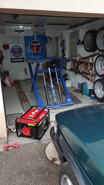 GarageInnen.thumb.jpg.b2031eb04b18213727853e4ccfb5e224.jpg