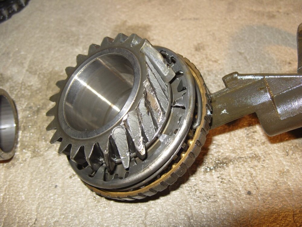 Getriebeschrott5.thumb.jpg.e583a8aafab3a1793c7cbdba5580a55c.jpg