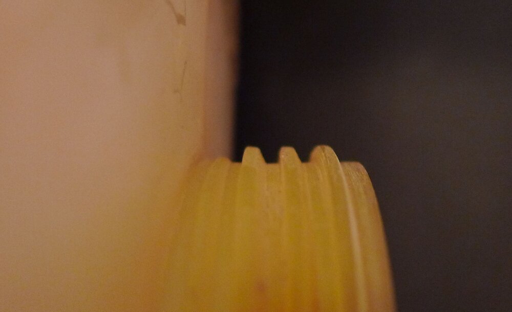 GewindeKhlwasserbehlter.thumb.jpg.c7435e6d5109a71ce7312b439826612a.jpg