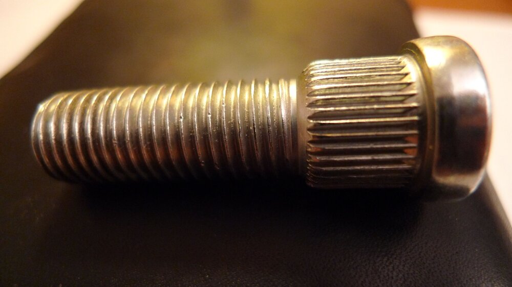 GewindebolzenToyota.thumb.jpg.44b99f41bee5900720c4134efe9f384c.jpg