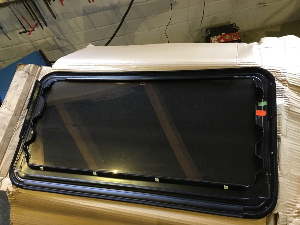 Glasdach-Sunroof-Schiebedach-fur-SAAB-900-Und-9-3-_572.thumb.jpg.7b629ead8a1f9299925b56ff0b4600c6.jpg