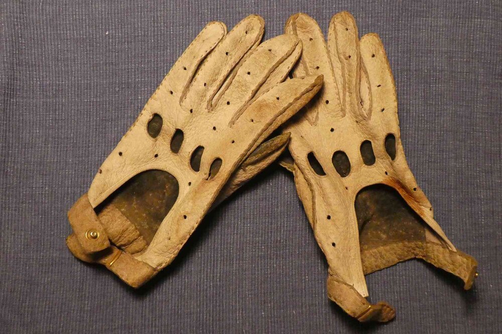Handschuhe.thumb.jpg.795b51c7e5ed72866fdad9ca1063b0da.jpg
