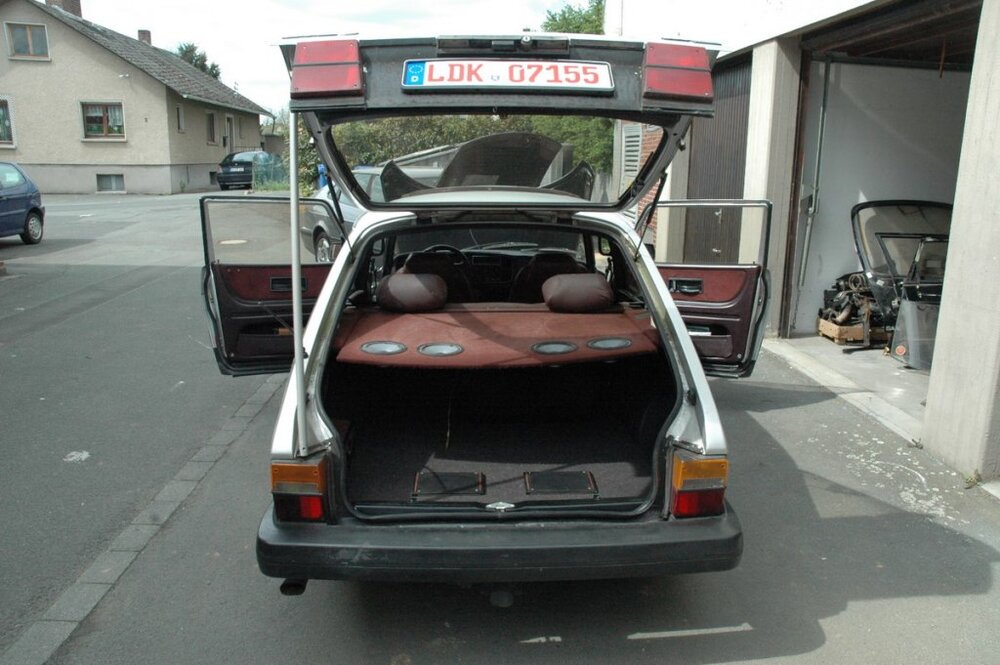Hinten.thumb.jpg.2b0852750870fff5fcd90b8369638286.jpg