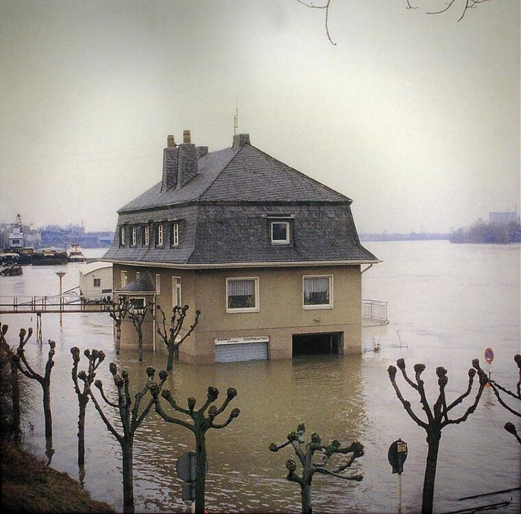 Hochwasser1.thumb.jpg.fbb8d9f05f5ad66099e952ef3efddf68.jpg
