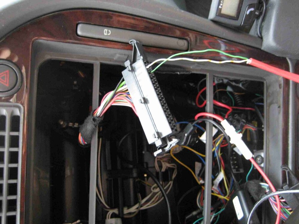 I-Bus-verbindung_am_SID.thumb.jpg.b159bd9c1190060d864b1abf8fd27915.jpg