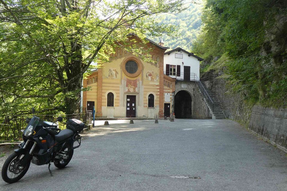 Idro_02.thumb.jpg.48478fe8cf2b0826f1d1f8b3c13523f6.jpg