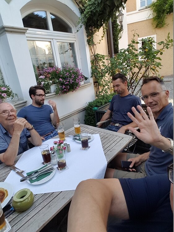 ImBiergarten.thumb.jpg.47537b4280e32cf9ef609d28120c1d92.jpg