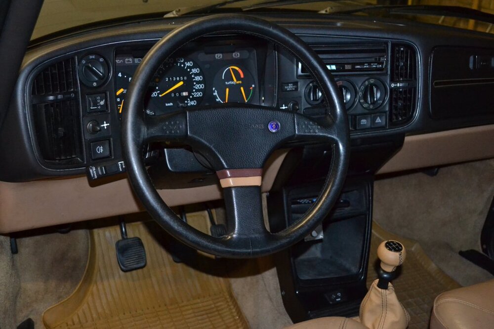 Innen15.thumb.jpg.0b9a99f45d6bbbca4db53e5029e4ef2a.jpg