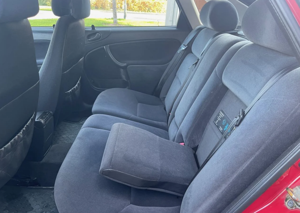 Integrierter_Kindersitz_Saab_900_II.thumb.png.800cb176f232b73fc6abf1c5dd543021.png