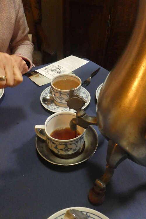 Kaffee_03.thumb.jpg.3f509ef48e4e98c0d477e41dcd95b0df.jpg