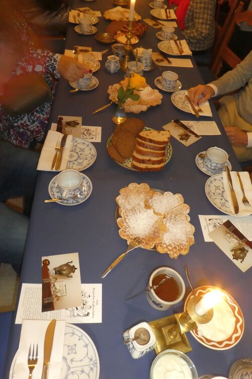 Kaffeetafel_01.thumb.jpg.e8152aeff08bed7db4f574eb83d3177d.jpg