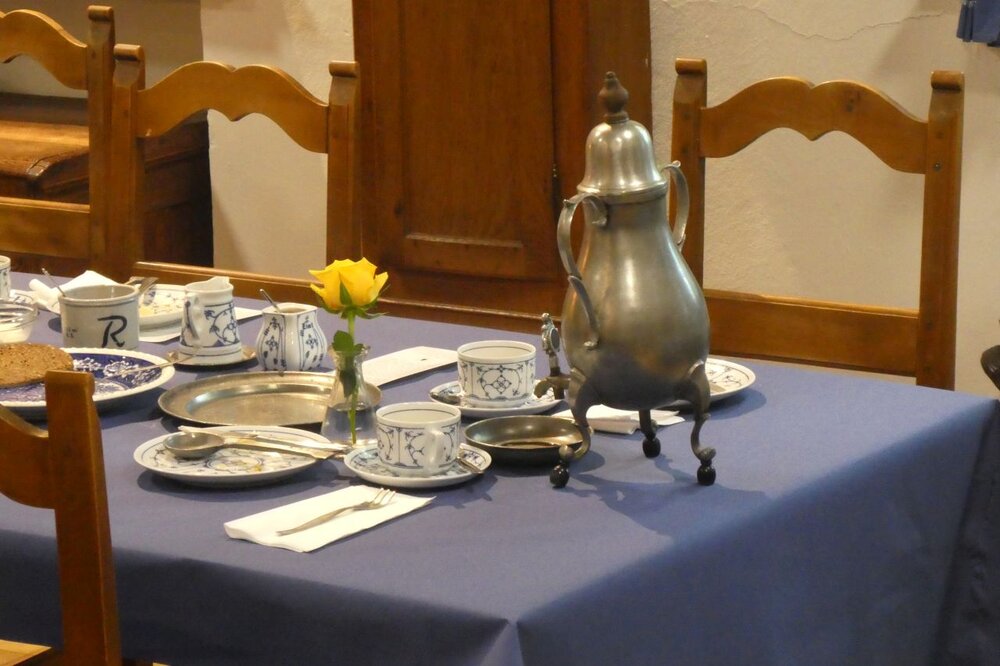Kaffeetafel_02.thumb.jpg.6a193f08714113e4680f9e5129ee30d5.jpg