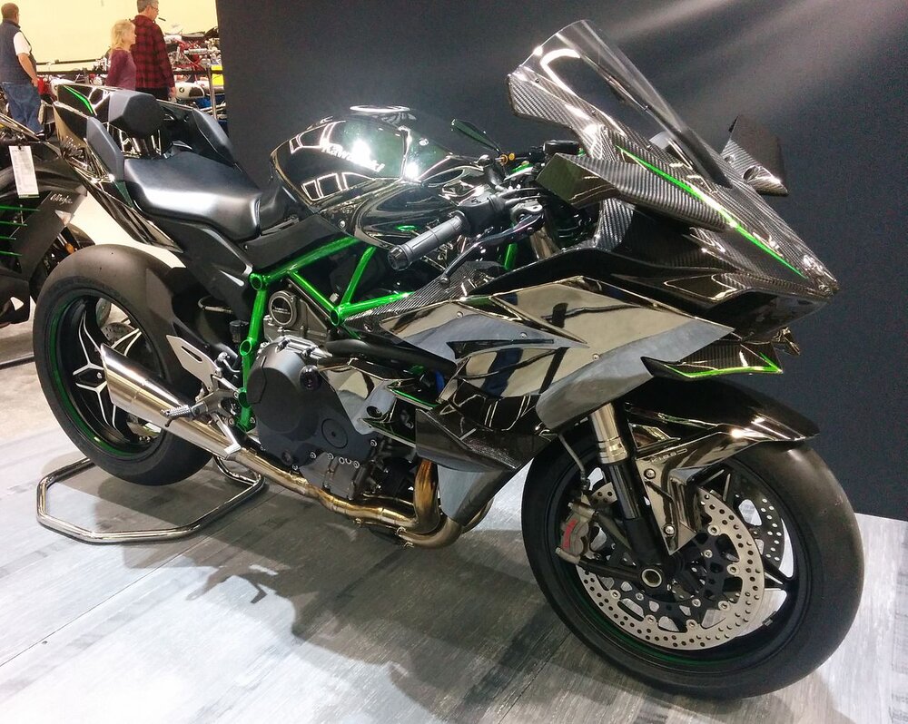 Kawasaki_Ninja_H2R_Seattle_motorcycle_show.thumb.jpg.cde9eeb0a7aed0242cc49d0f291d12d0.jpg