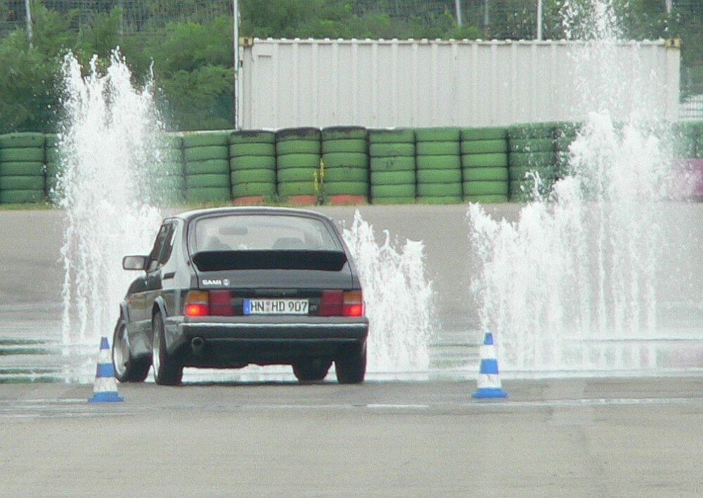 KlausWasserscheu.thumb.jpg.8c150f4aeee5fd648210ef399e1f567f.jpg