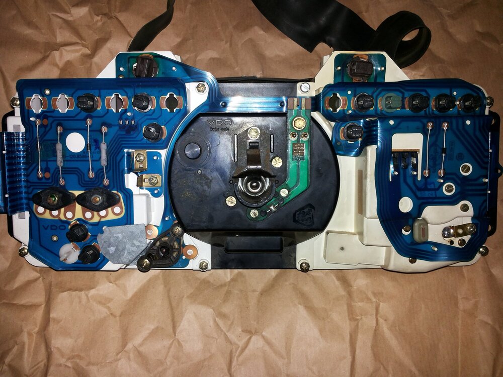 Kombiinstrument11-89Rckseite.thumb.jpg.8a4861c6fd8165c675a9e824d6d661a4.jpg