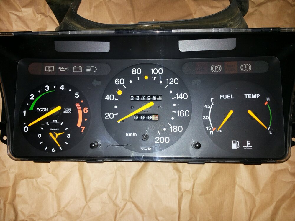 Kombiinstrument11-89vorne.thumb.jpg.99faa9a309d2345e1df052892fd059cd.jpg
