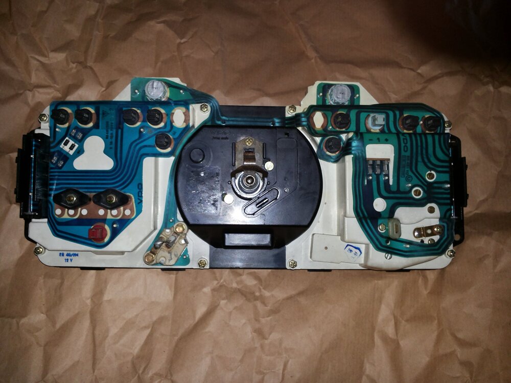 Kombiinstrument3-81Rckseite.thumb.jpg.28e04eb67ea1c4ee2f550d65401deb0b.jpg