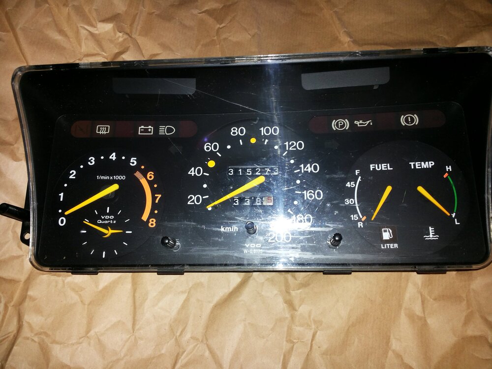 Kombiinstrument3-81vorne.thumb.jpg.2f6c451859d10963fbec61fb9a087b1c.jpg