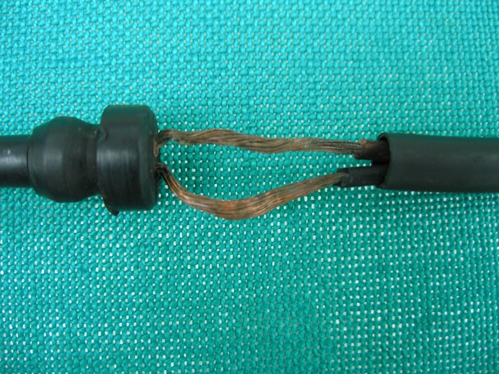 Kuehlmittelsensor1.thumb.JPG.d0efe03592ca9d46f129f41462766e48.JPG