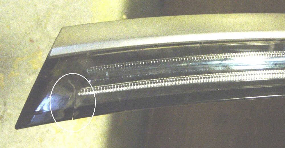 LED2_(11)Blende_Riss_links.thumb.JPG.28c0e204d4c97c94f7439331d4e89601.JPG