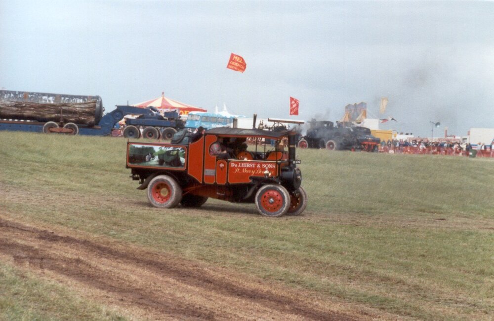 LKW1.thumb.jpg.cc61a8d21cc31c017e50f849c341627b.jpg
