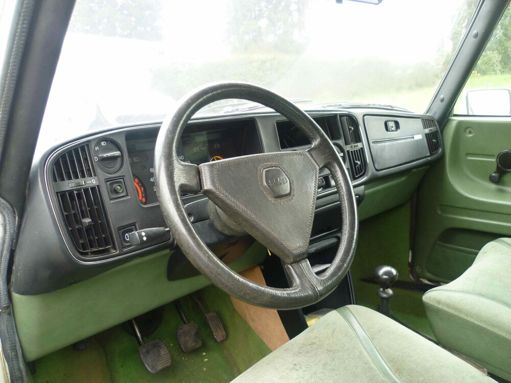 LR1979.thumb.jpg.2f778233aa921002c961cd943946e06b.jpg