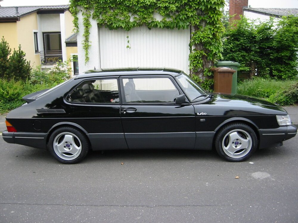 LarsSaab2.thumb.jpg.89f11c14c8760a8b2ba030ba1c9c421a.jpg