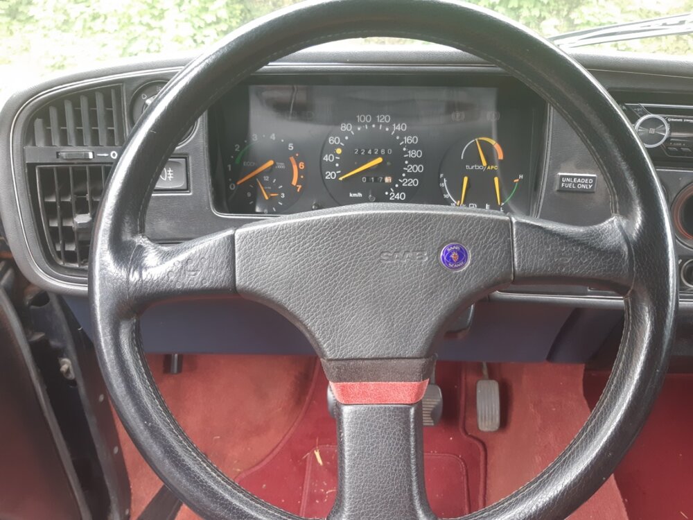 Lenkrad.thumb.jpg.2238d86944a1e53589a69c274c3692d4.jpg