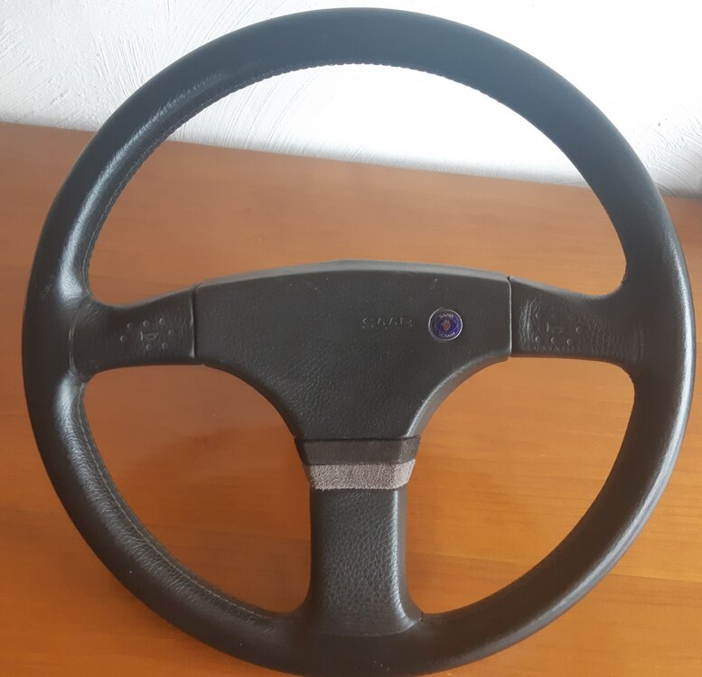 Lenkrad.thumb.jpg.41c771a799808d59c69917723b924de8.jpg