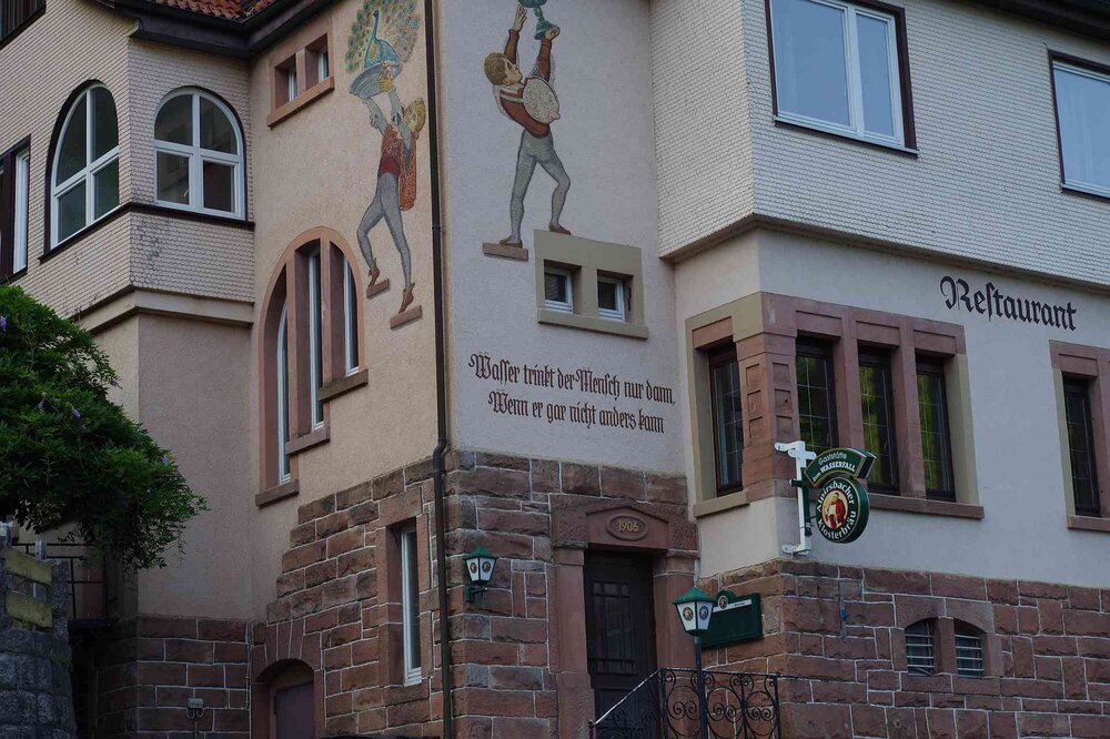 Lokal.thumb.jpg.de59216224e98dde96b70c85d3e60b60.jpg
