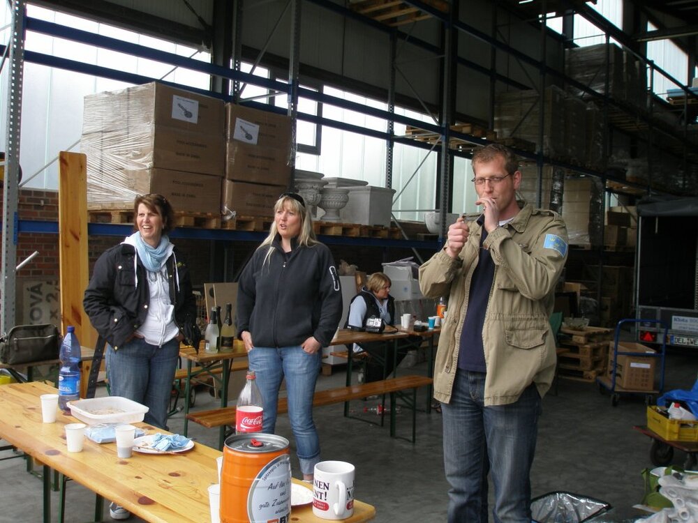 MdelsmitKettenraucher.thumb.jpg.7b95ea4209f6fd66e837e22808102d3c.jpg