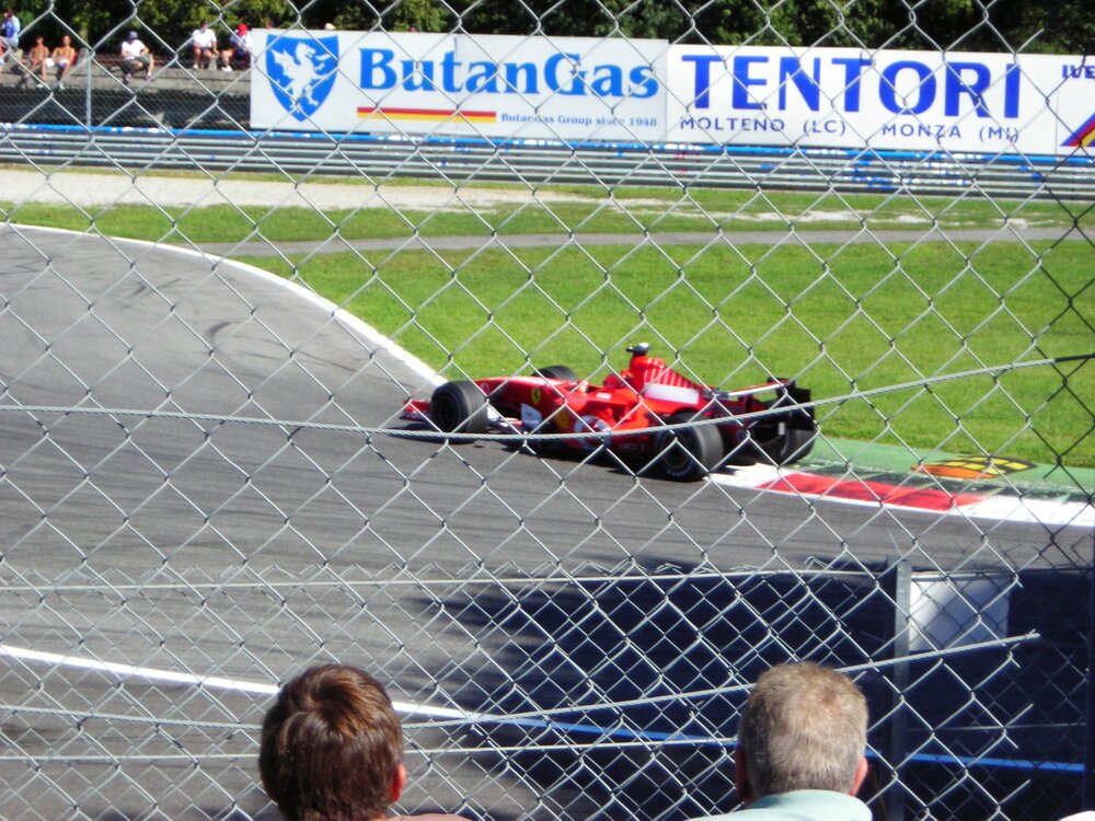 Monza_06057.thumb.jpg.7fbf3be6a50cb8ec3e69d679ba04cd77.jpg