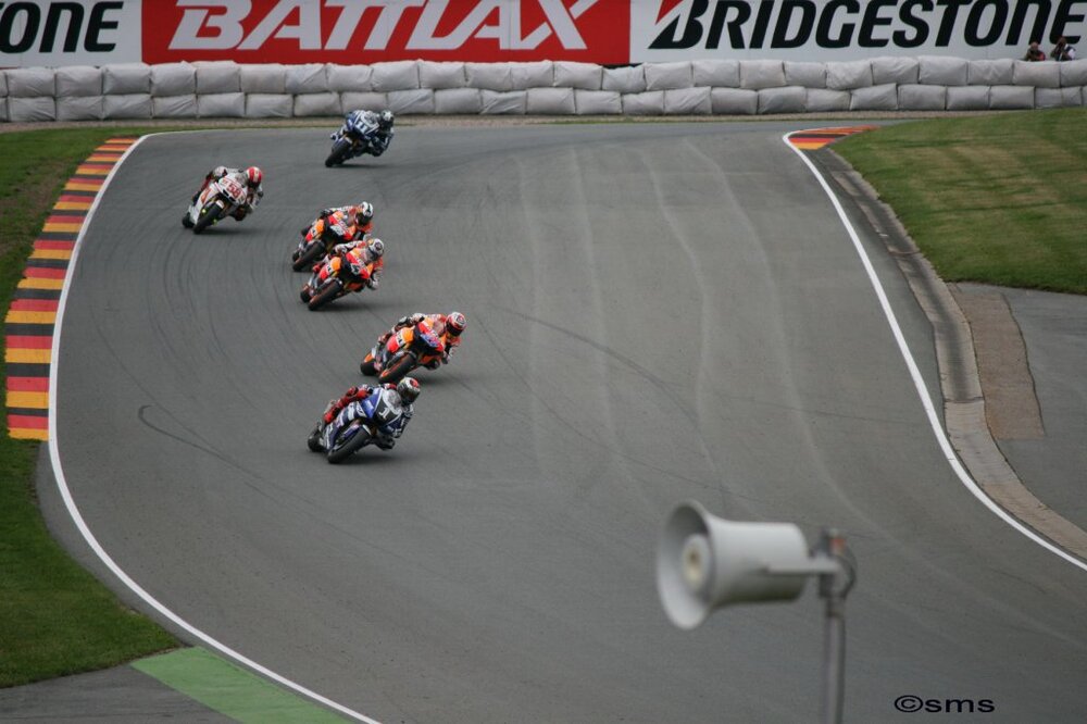 MotoGP1.thumb.jpg.51bc4933ab88053118edbf891d243385.jpg
