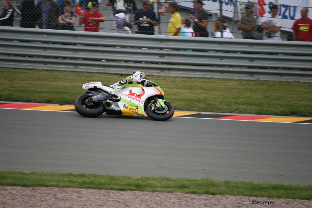 MotoGP2.thumb.jpg.e4fa4470fc4f4b71f4cffbfaf0c8730d.jpg